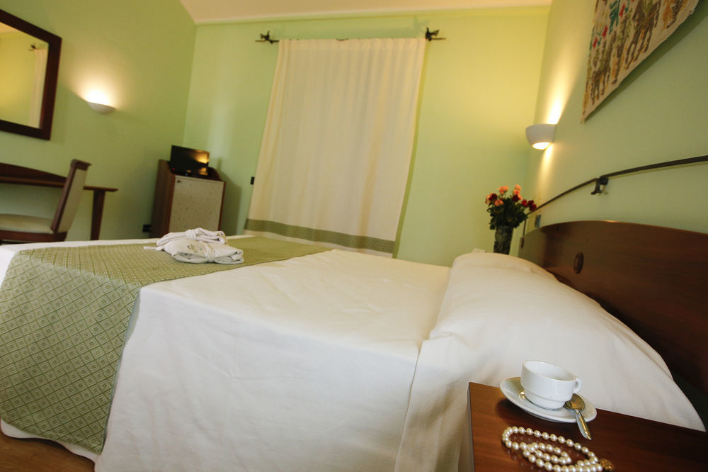 Eucalipti Terme Hotel Sardinia Island Екстериор снимка